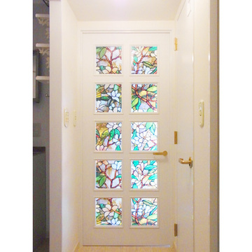 ステンドグラスシートを使用したガラス入り建具