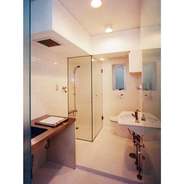 都市型集合住宅・コンパクトにおさめた水廻り空間