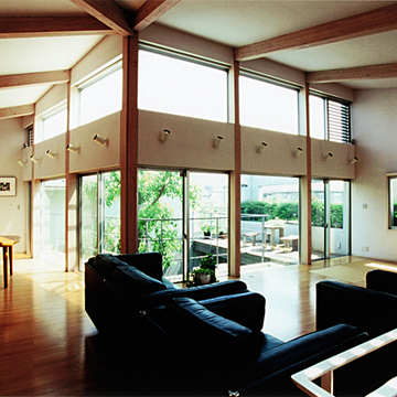 2階は中庭と連続する1室空間