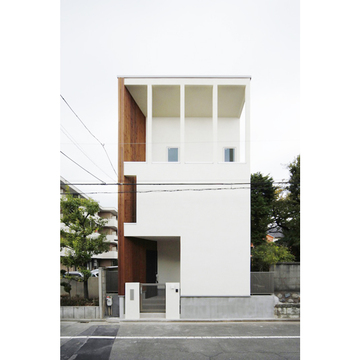 南側だけど閉じた外観