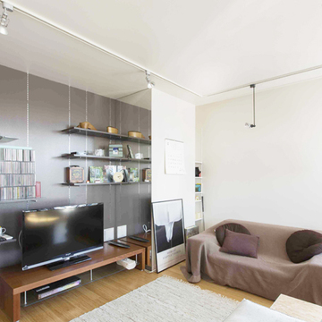 可変性のある壁面飾棚