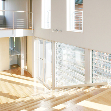 光が部屋の奥まで届く空間構成