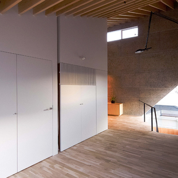 壁と一体化する収納