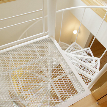 スチール螺旋階段