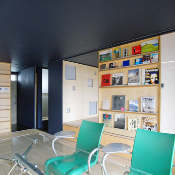 可動本棚から生まれるプライベートスペース