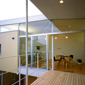 ダイニングから広がるバルコニー