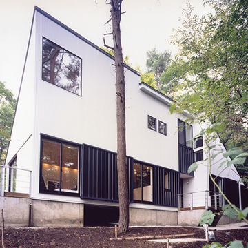 穏やかに太陽熱を取り込むソーラーウォール