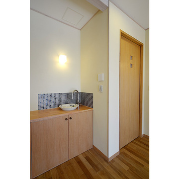 客室の端に設置した手洗いコーナー