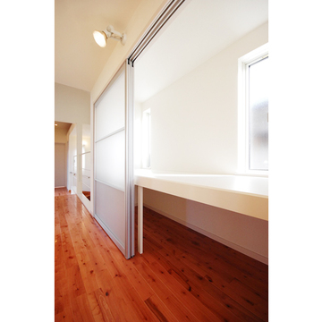 引き戸で開閉するワークスペース