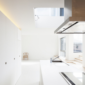 大容量の壁面収納がついた2階キッチン