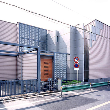 アルミパンチングの屏風が人を招き入れるデザイン