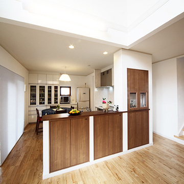 便利な収納付きカウンター