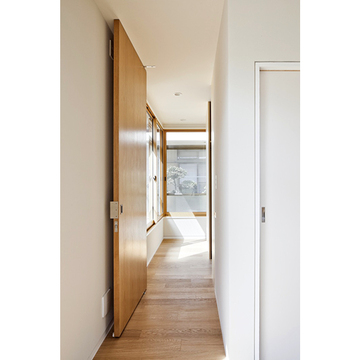 収納部屋へと続く扉