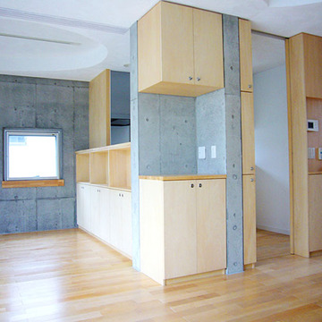 壁面収納もたっぷりのリビング