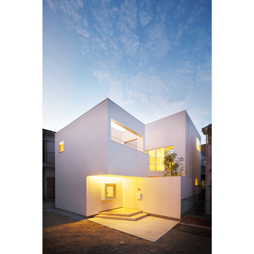 灯りに照らされる我が家は美しい