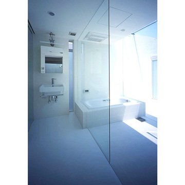 テラスに通じる洗面浴室