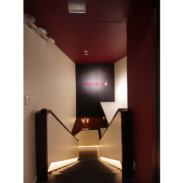 ゴルフバーエントランスアプローチ階段