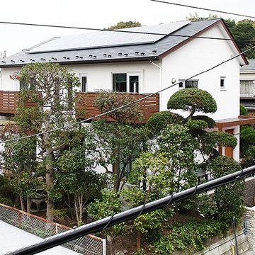 太陽光パネルを取り付けた屋根