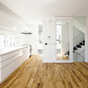 H邸　必要十分な収納をすっきり納める