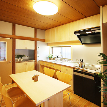 畳だった和室が和モダンに変わったダイニングキッチン（リフォーム）