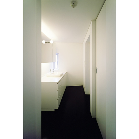 清潔感を感じさせる洗面室