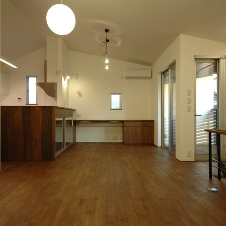 ダイニングキッチンから続くテラス