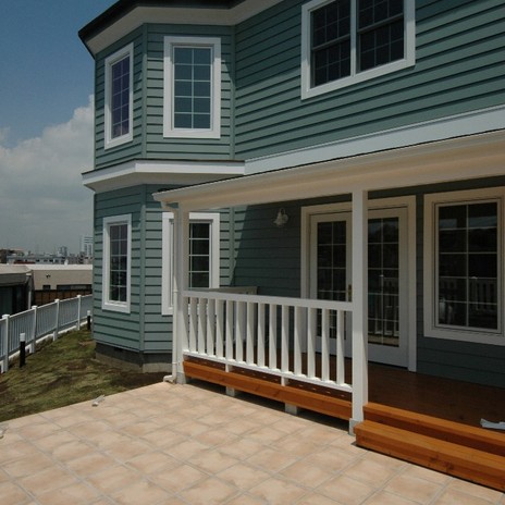 傾いた建物をジャッキアップして地盤改良を施し外張り断熱で外回りも完璧に