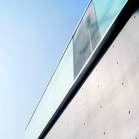 コンクリートとガラスのダブルスキン