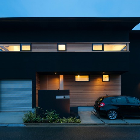 日本の美を感じる、繊細なラインが目をひく庇