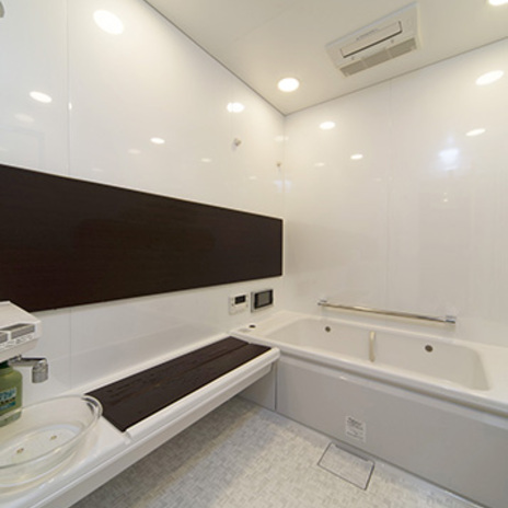 洗い場を広くとりくつろげる浴室に