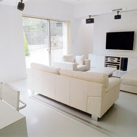 仕切り戸を開くと一体になるLDK