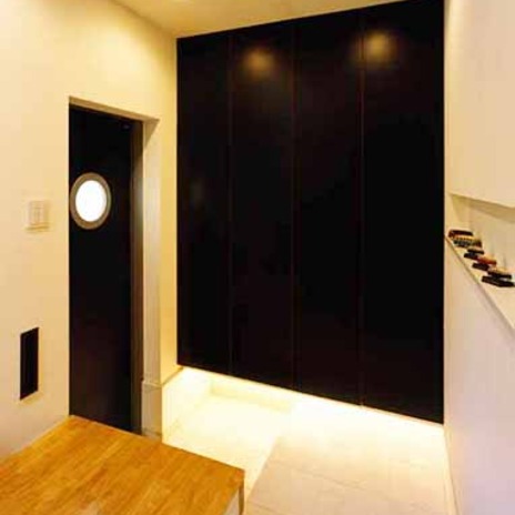 シンプルモダンな玄関スペース