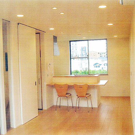 明るく広々としたリビング