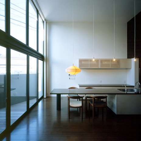 テラスとひと続きの広がりのあるダイニングキッチン