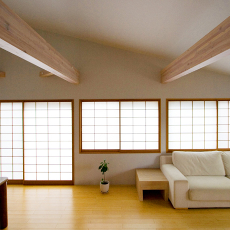 和紙を貼った居間