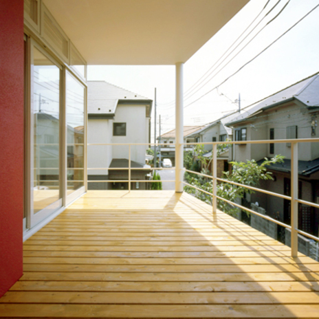 リビングから続くバリアフリーテラス