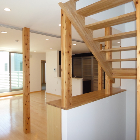 階段とリビング