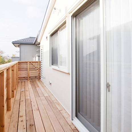 木のベランダスペース