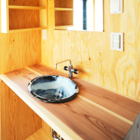 益子焼を利用した洗面台