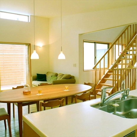 自然素材のダイニング・リビング