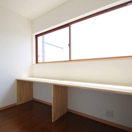 ２階廊下パブリックスペース　造作デスク