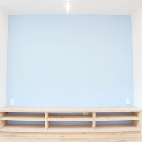 ブルーの壁をポイント使いに