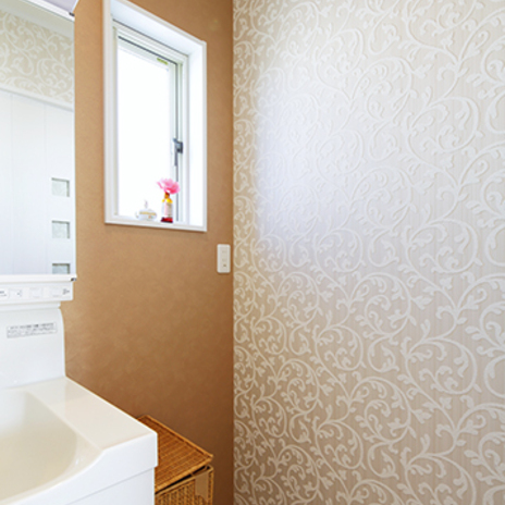 パターン模様がリッチな洗面所