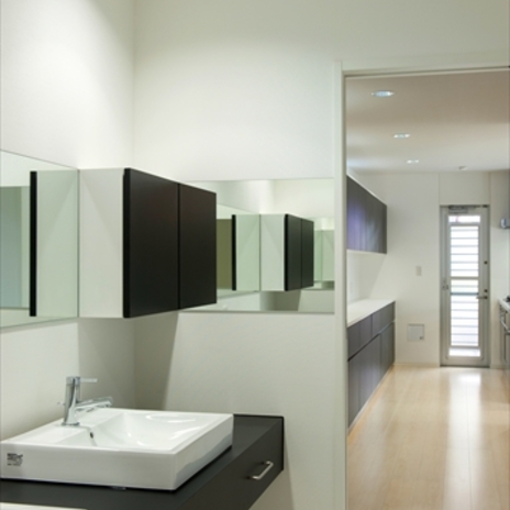 キッチンとつながっているパウダールーム