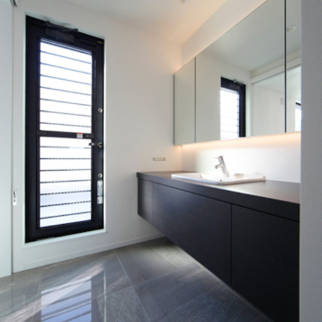 ホテルライクな、ゆったりとしたパウダールーム