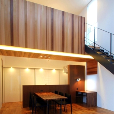 リビングからブリッジを見る