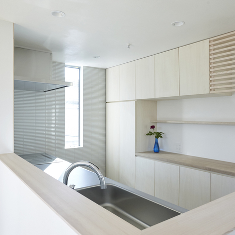 リビングと一体感のあるキッチン