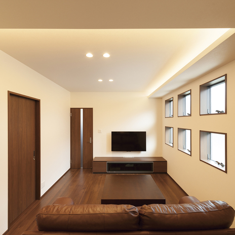 外からの視線を気にせず、家族でゆったりくつろげるLDK