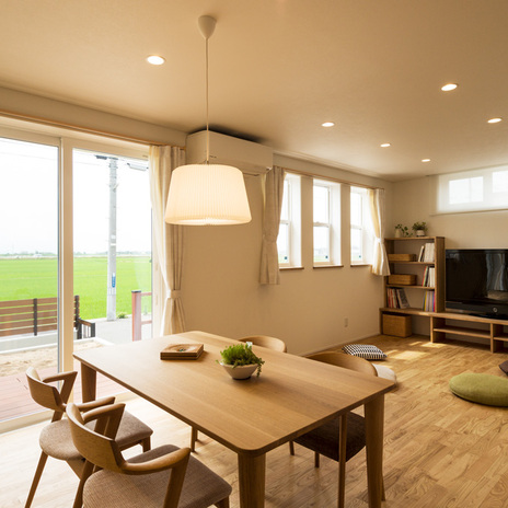 LDKから青々とした田園風景を一望する