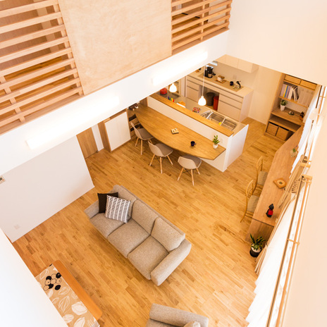 斜めデザインが印象的なLDK